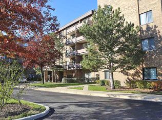 720 Wellington Ave UNIT 112, Elk Grove Village, IL