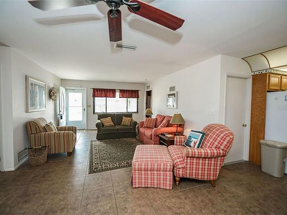 4th image of 1316 Cypress Ave