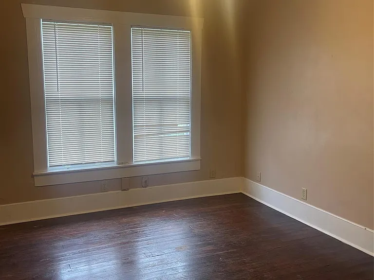 707 Avenue J — Photo 9