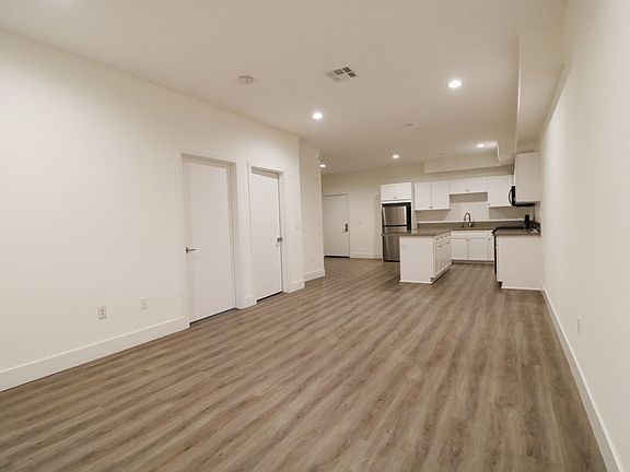 2nd image of 5632 Willowcrest Ave #203