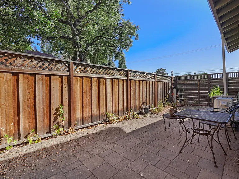 472 N Winchester Blvd — Photo 2