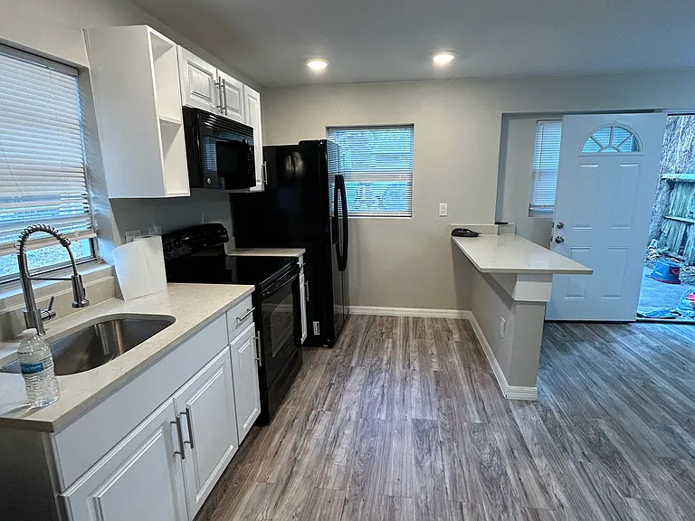 8004 N Alaska St #1 — Photo 5