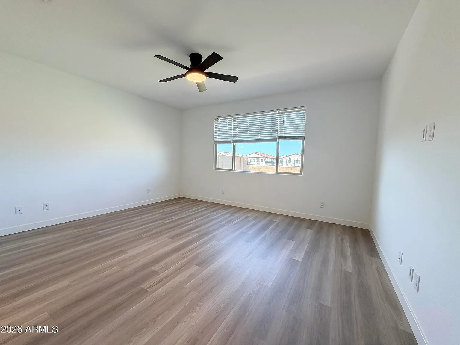 4 bed, 3.0 bath, 2274 sqft, $2,495 — Photo 4