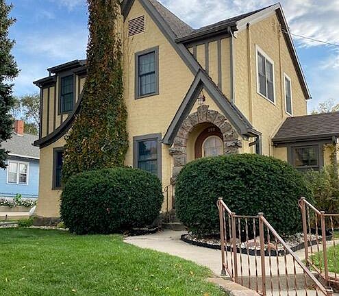 4th image of 300 E Stearns Ave