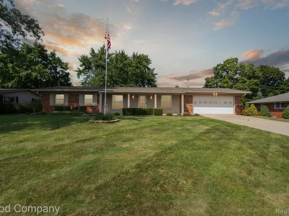 4325 Morningview Dr, Shelby Township, MI 48316