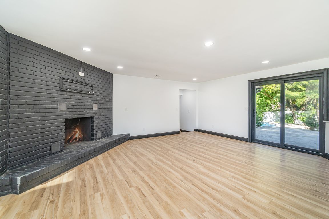 next background image