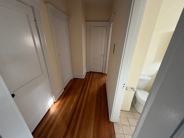 31 Saint Lukes Rd #10 — Photo 2