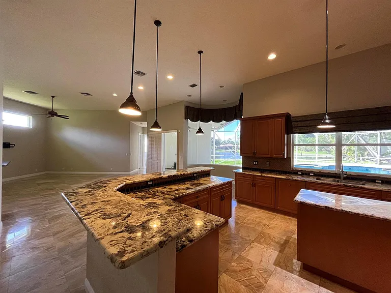 7724 NW 47th Dr — Photo 18