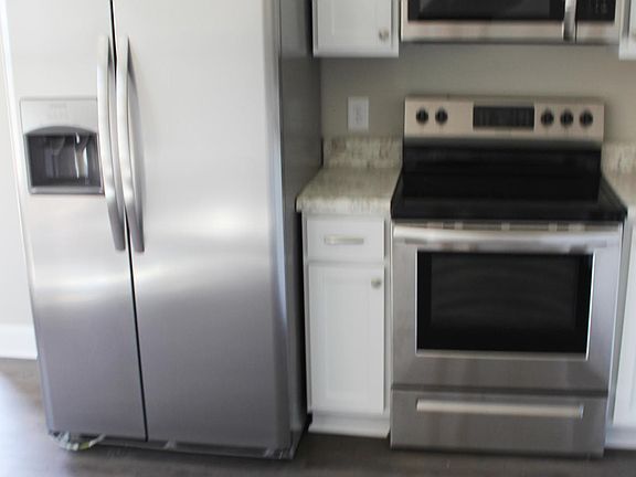 4th image of 2405 Chavis Drive #B