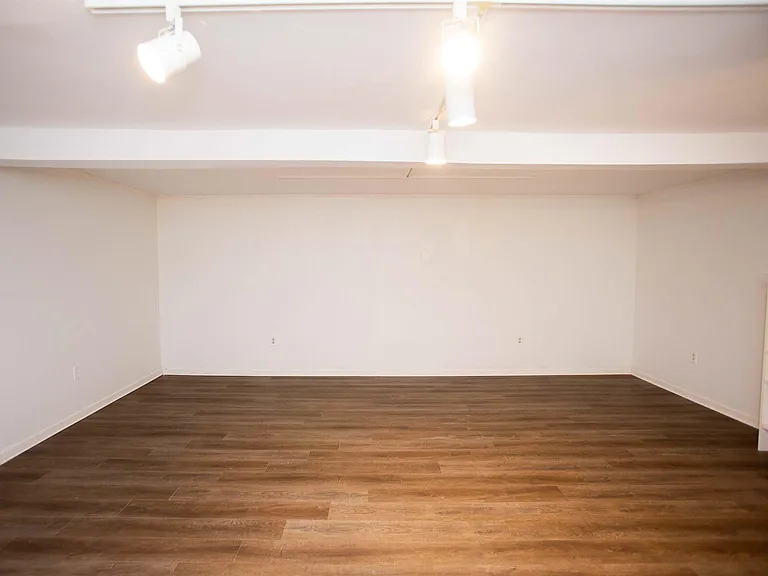 1506 Alberta Dr — Photo 18
