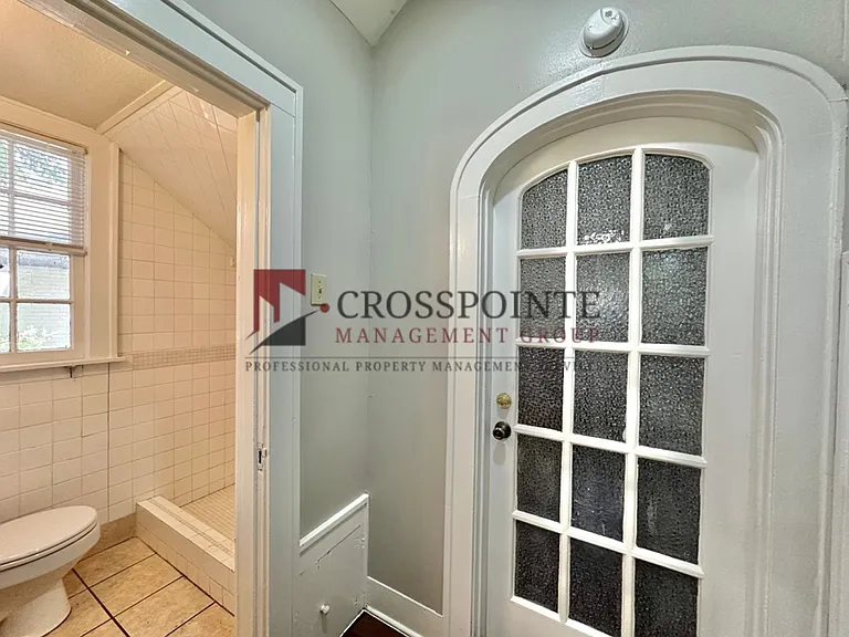College Ave Triplex — Photo 3
