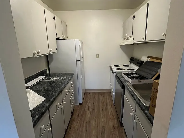 University Park Apartments near Cornell University — Photo 274
