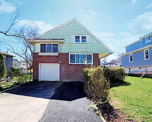 260 Shepard Ave Photo 1