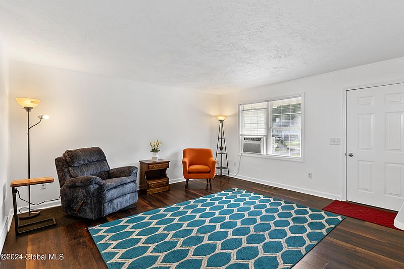 4th image of 128 Rimbrave Drive