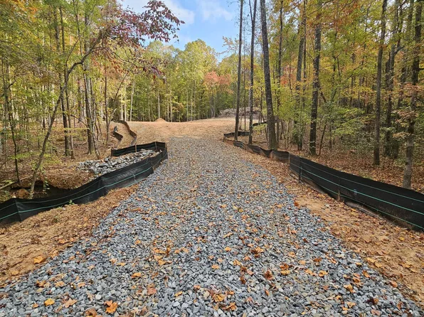 363 Cherokee Trl, Forsyth, GA 31029