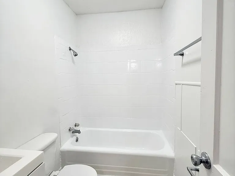 832 S Anderson St — Photo 15