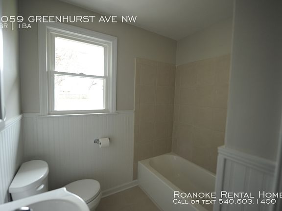 5th image of 1059 Greenhurst Ave NW
