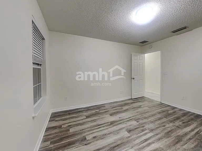 2326 Creekfront Dr — Photo 18