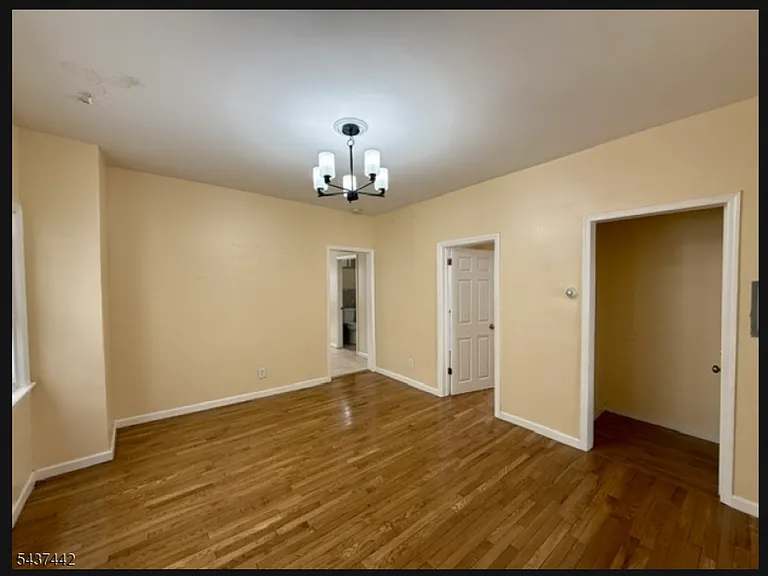 305-307 Sanford Ave #3 — Photo 11