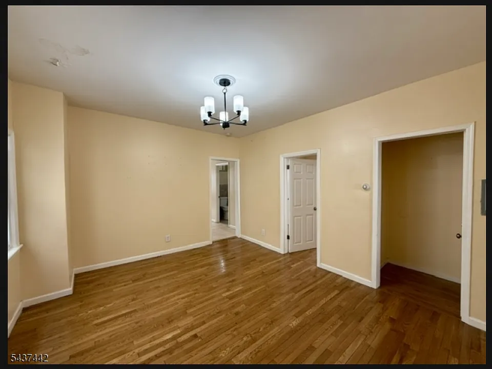 305-307 Sanford Ave #2