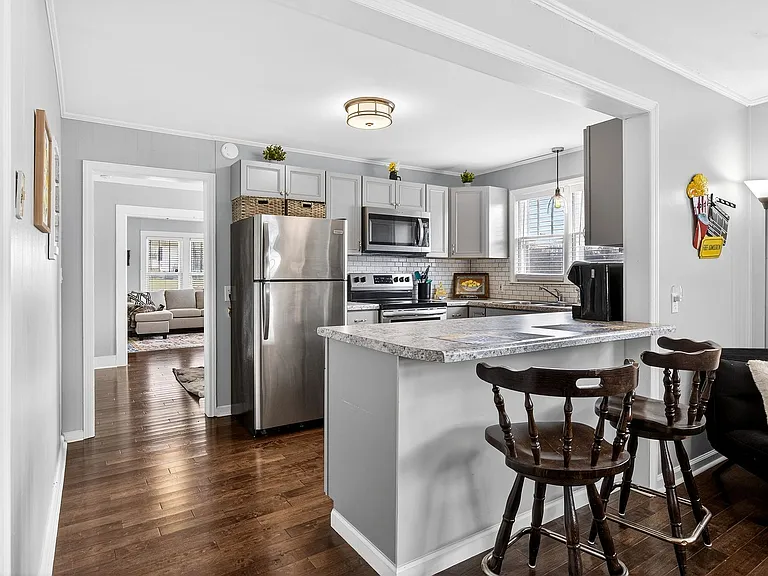 1735 Harle Ave NW — Photo 9