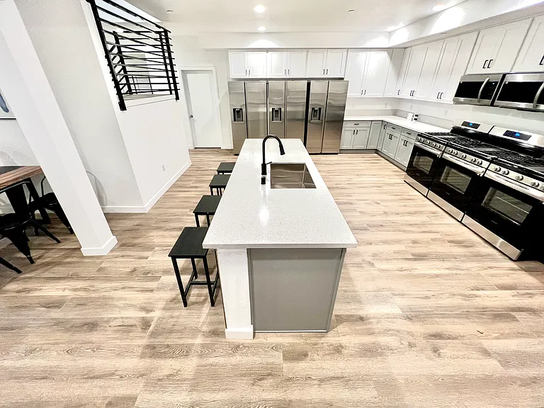 1587 West 35th Street — Photo 7