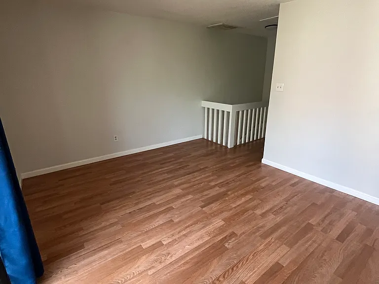 207 Newtowne Sq — Photo 7