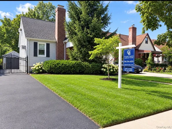 8456 252nd Street, Bellerose, NY 11426