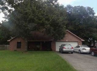 216 N Anderson St, Angleton, TX 77515