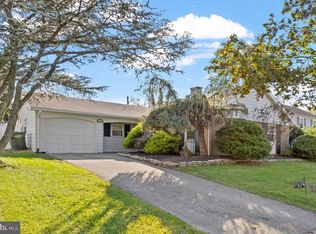 91 Barrington Ln, Willingboro, NJ 08046