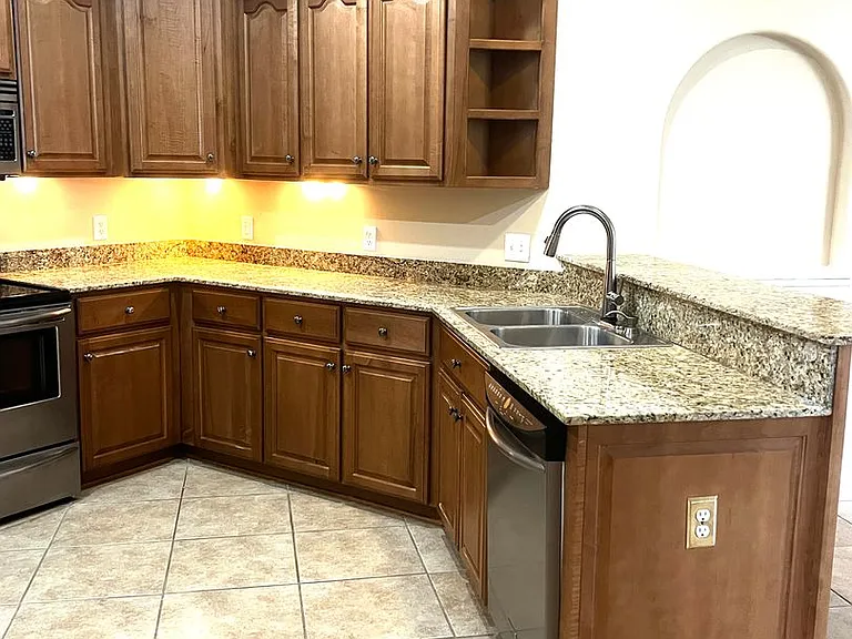 516 Eagle Blvd — Photo 3