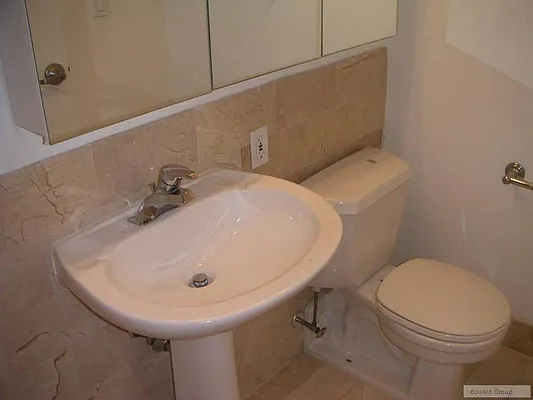 Rented by Bouklis Group | media 22