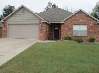 3585 Logan Heights Dr, Springdale, AR 72764