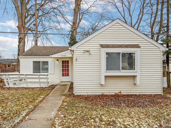 23162 Springbrook Dr, Farmington Hills, MI 48336