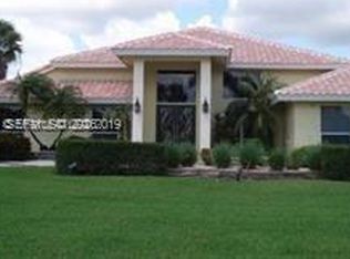 21070 Sweetwater Ln N, Boca Raton, FL 33428