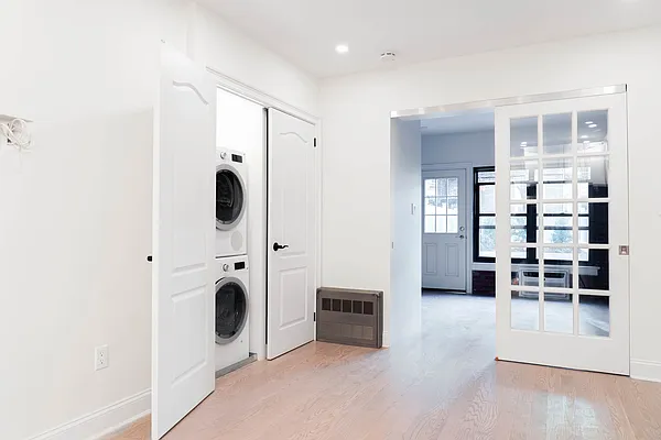 Rented by R New York | media 10