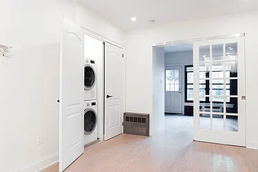 Rented by R New York