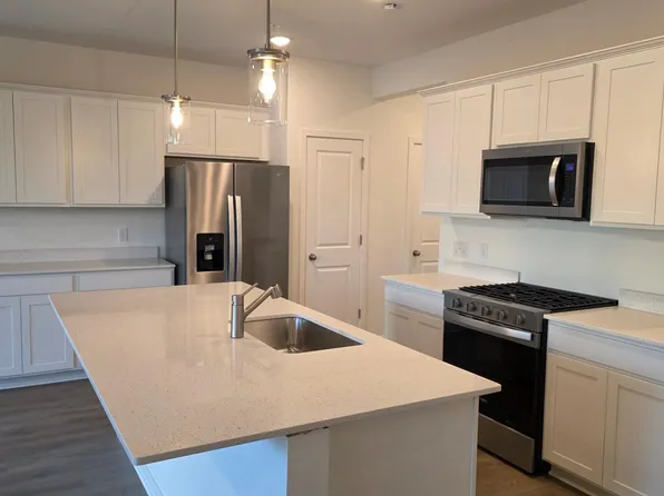 6280 Larkspur Ln, Hamel, MN 55340