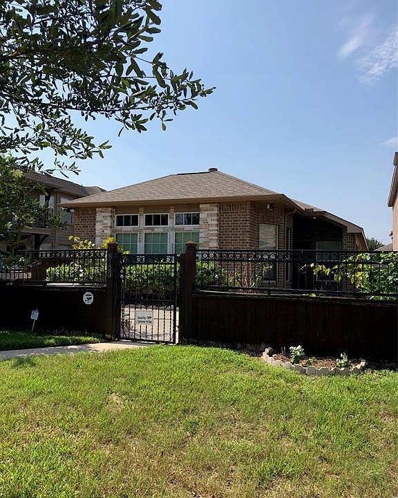 1st image of 8123 Gran Villa Dr