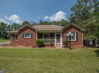 611 Bernhard Rd, Fayetteville, GA 30215