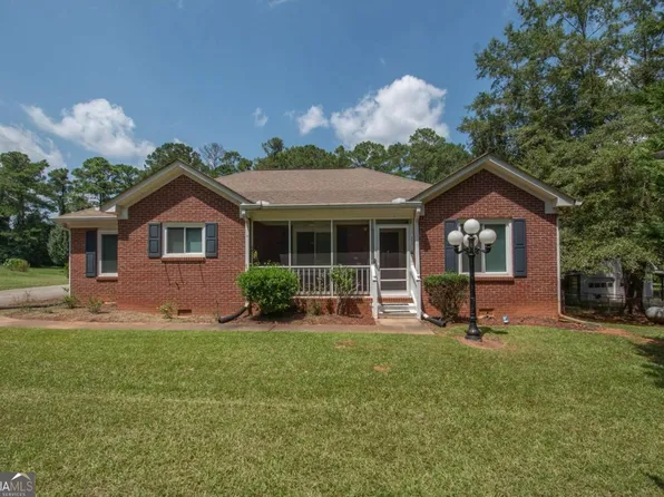 611 Bernhard Rd, Fayetteville, GA 30215