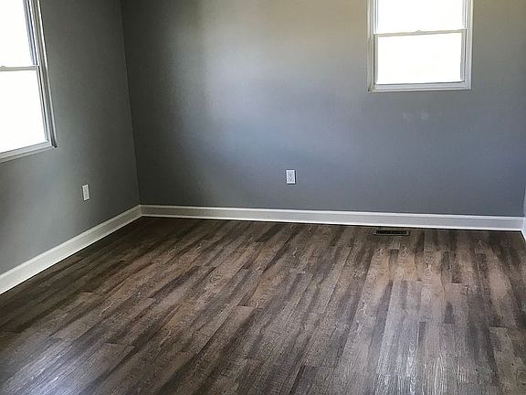 3rd image of 103 Franklin St