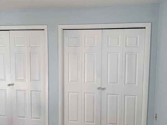 4th image of 260 E Grand Ave APT 2-N
