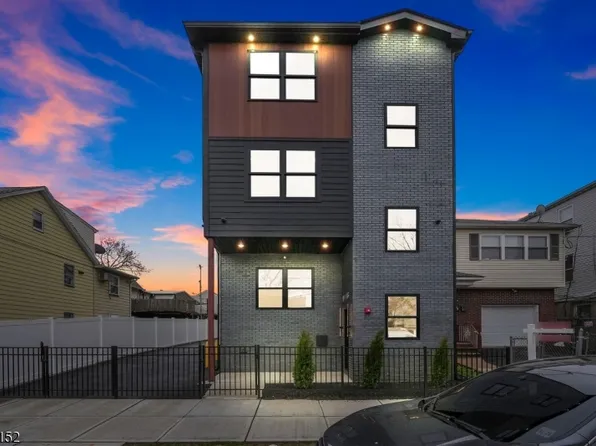 144 MAGNOLIA, Elizabeth City, NJ 07206