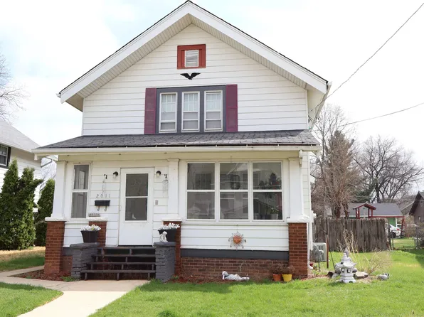 2011 Latham St, Rockford, IL 61103