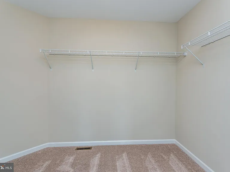 1714 Shady Ln — Photo 11