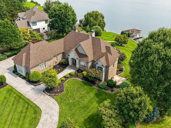 233 Lake Crest Dr, Lenoir City, TN 37772