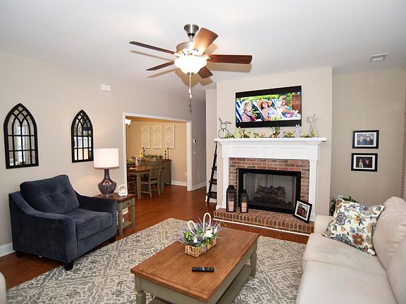 4th image of 202 Roscoe Dr