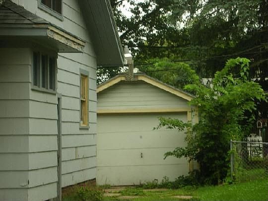 2nd image of 521 N Independence Ave