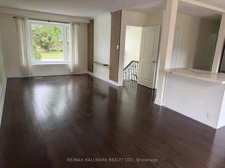 41 Aurora Heights Dr — Photo 2